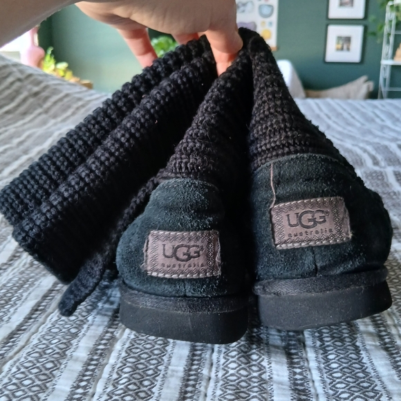 Ugg Classic Cardy Knit Boot - Picture 8 of 12